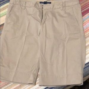 Gap Khaki shorts